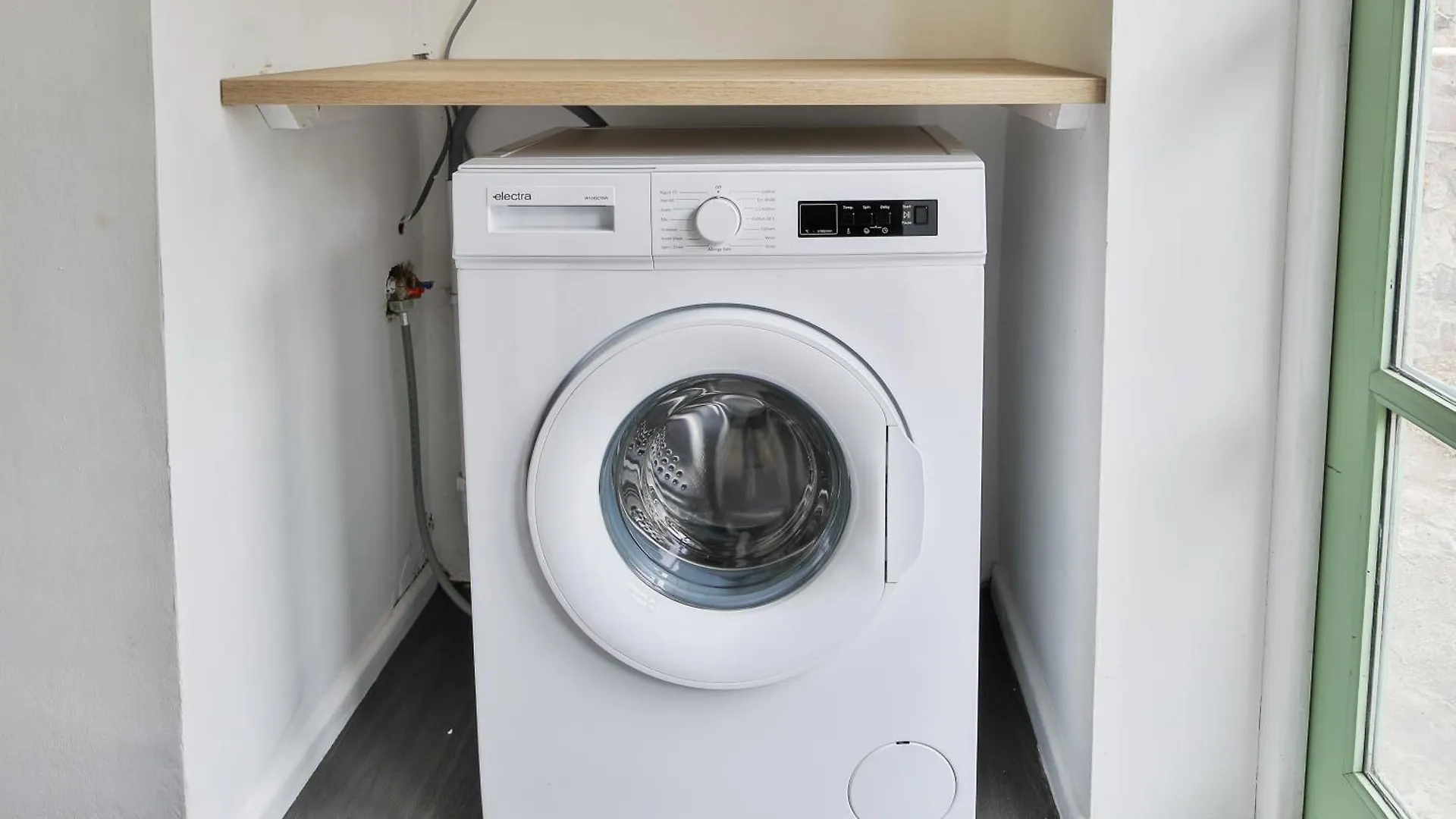 Fresh Cardiff Bay 2 Bedroom House- 3 Tv'S